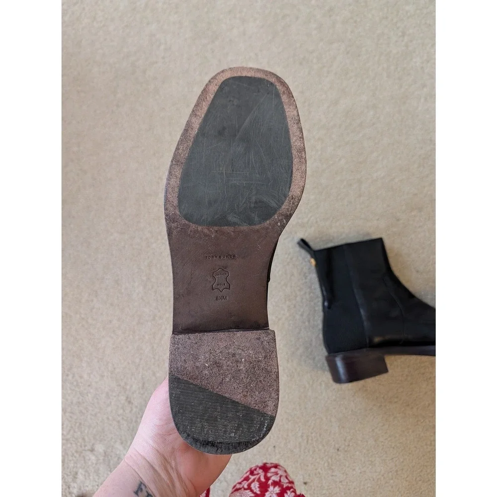 Tory Burch Women's‎ Black Leather Chelsea Ankle Boots Gold Logo Medallion-  8.5
